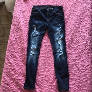 HUDSON JEANS super stretchy distressed